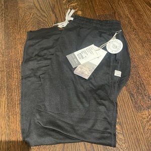 Vuori dream knit performance jogger